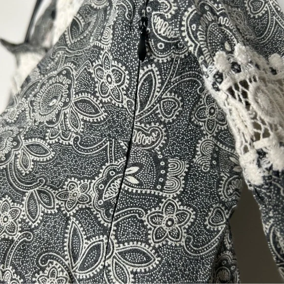 Anthropologie Black and White Floral Tunic - Picture 7 of 8
